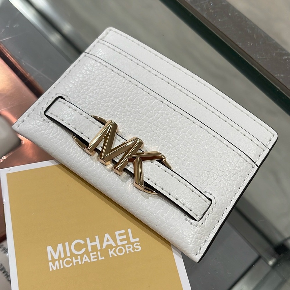 MICHAEL KORS
Reed Large Pebbled Leather Card Holder Case
Optic White 
NWT - Picture 6 of 16